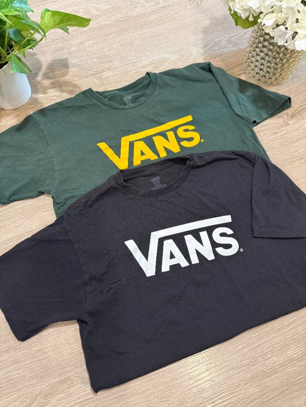 T-shirts,Vans,M,Green and black,15